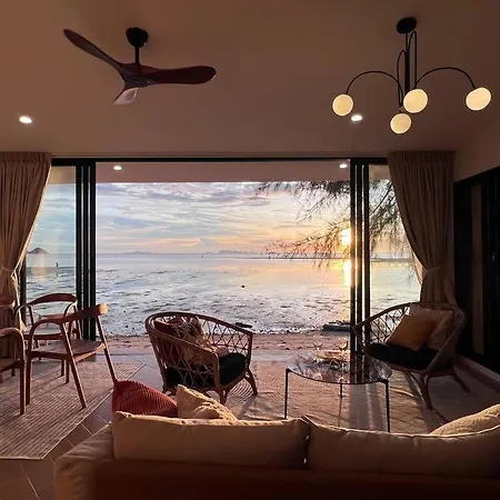 Villa Seafront Baan Chom-Ley Boutique Villa